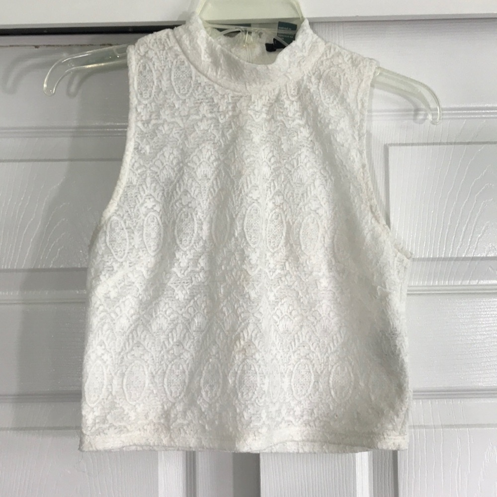 Forever 21 Lace Overlay Sleeveless Crop Top M